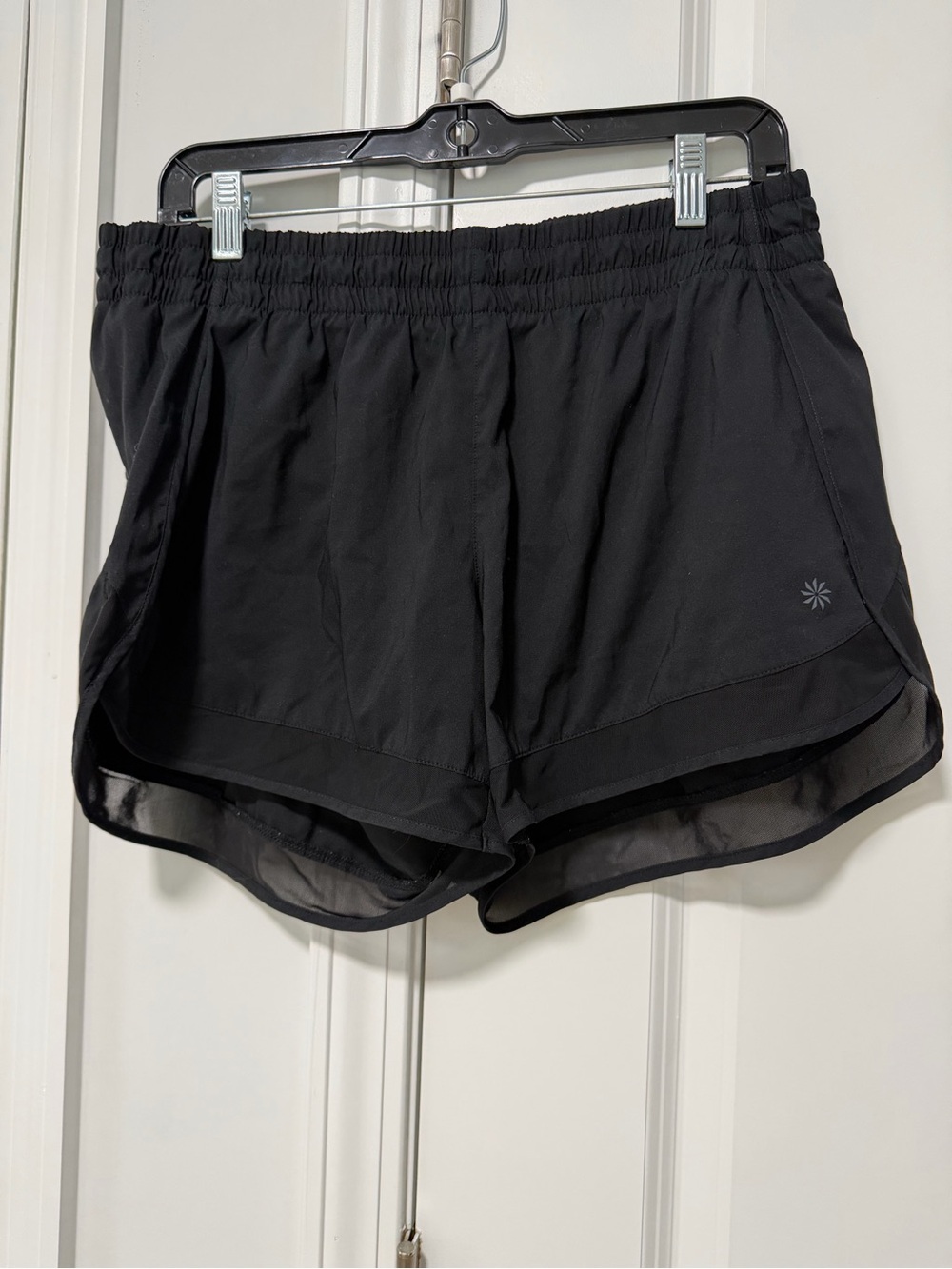 Athleta Mesh racer run Shorts 4”